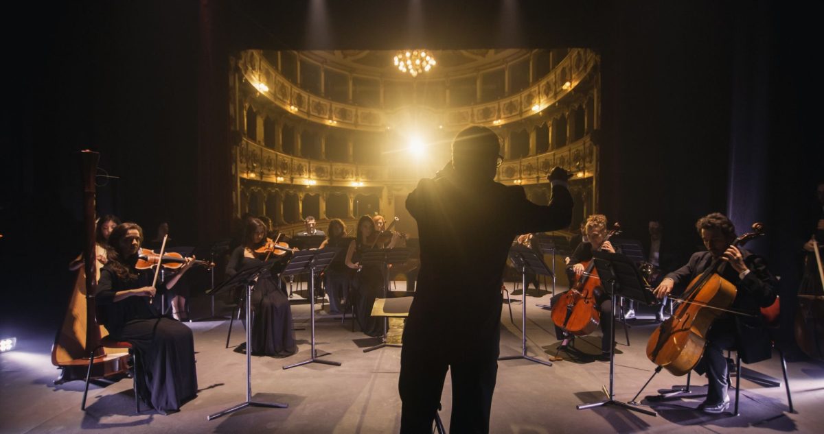 conductor symphony concert hall